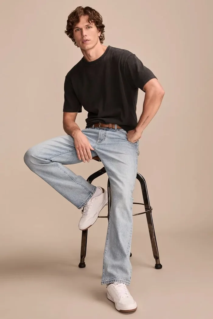 Reference pose on a stool